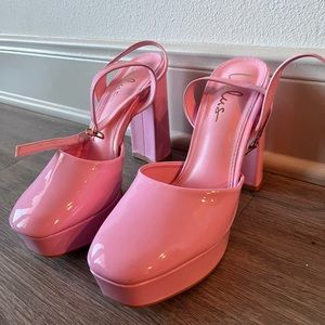 Patent leather Lulu heels